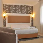 Hotel Moonshine &