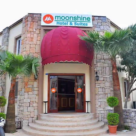 Moonshine & Hotel 3*