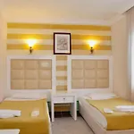 Hotel Moonshine &