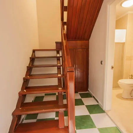 Moonshine & فندق 3*