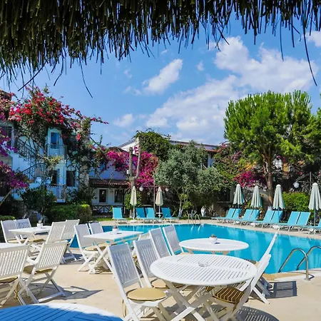 Moonshine & 3* بودروم