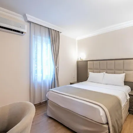 Moonshine & 3* بودروم