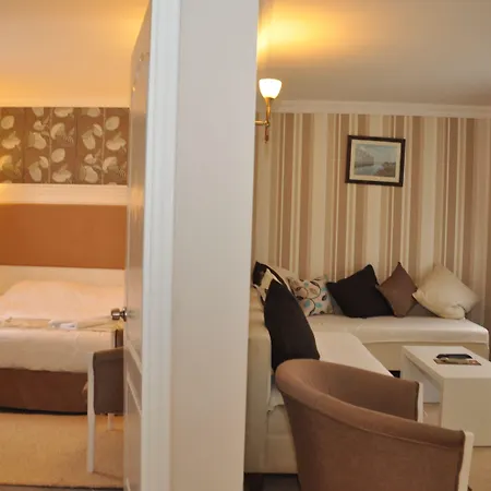 Moonshine & فندق بودروم